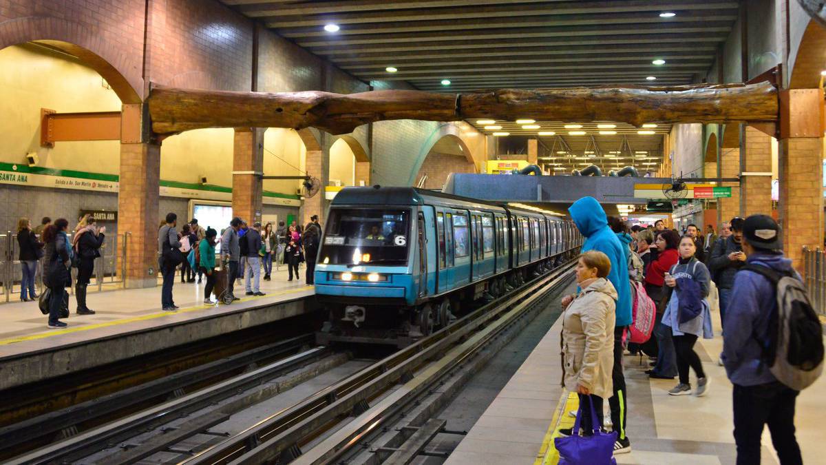 Se desata disputa por esquina de oro de Santiago que será estación del Metro